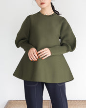 Load image into Gallery viewer, Sleeve rib peplum knit