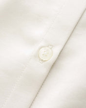 Load image into Gallery viewer, サテンビッグシャツOFFWHITE