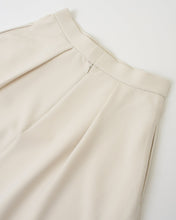 画像をギャラリービューアに読み込む, タックフレアスカート