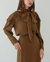 画像をギャラリービューアに読み込む, ジョーゼットタックブラウスモデル画像