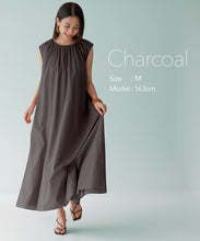 Load image into Gallery viewer, Back ribbon gathered dress
