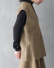 Load image into Gallery viewer, Double face boucle vest
