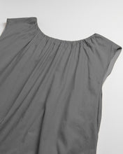 Load image into Gallery viewer, Back ribbon gathered dress
