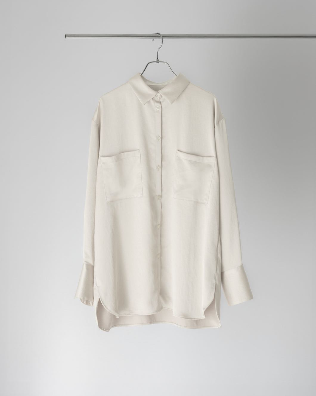 サテンビッグシャツOFFWHITE