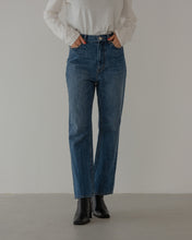 Load image into Gallery viewer, 12.5oz cropped bootcut denim
