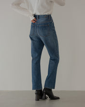 Load image into Gallery viewer, 12.5oz cropped bootcut denim
