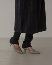 Load image into Gallery viewer, Floating JQ knit leggings
