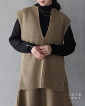 Load image into Gallery viewer, Double face boucle vest
