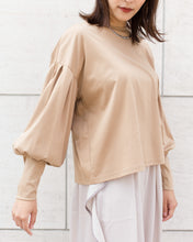 Load image into Gallery viewer, バルーンスリーブトップス.
